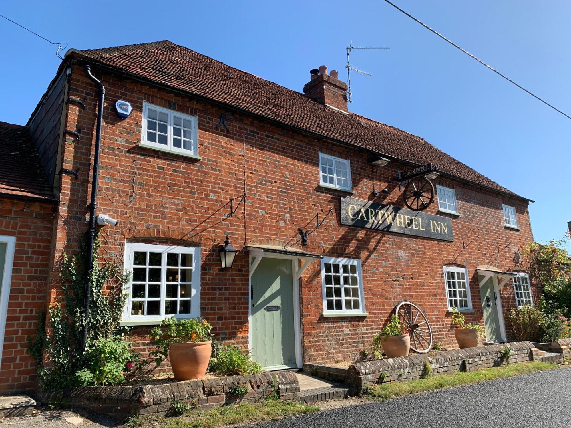 The Cartwheel Inn Whitsbury Екстер'єр фото